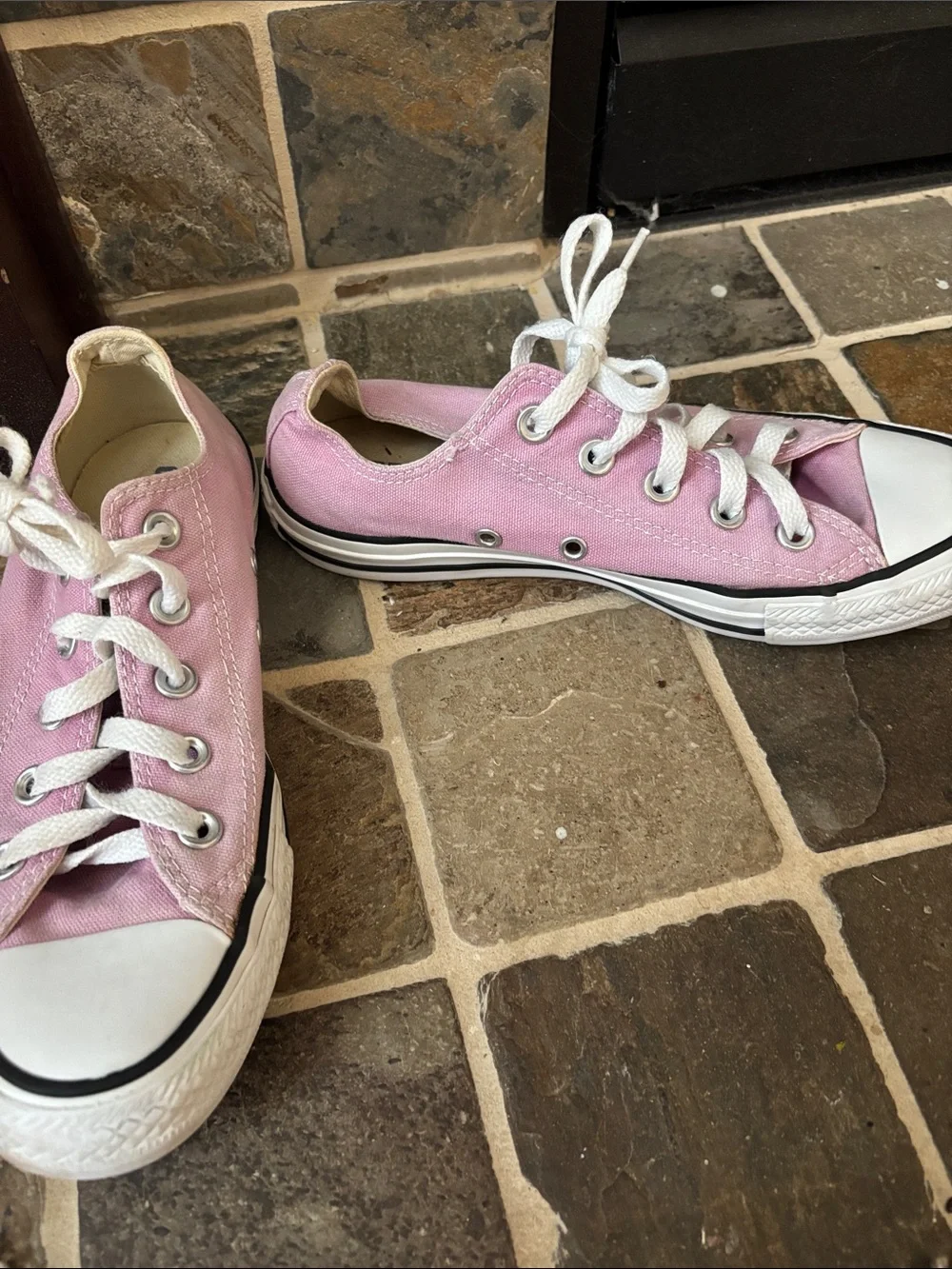 Converse Kids Low Top Canvas Sneakers - Light Pink